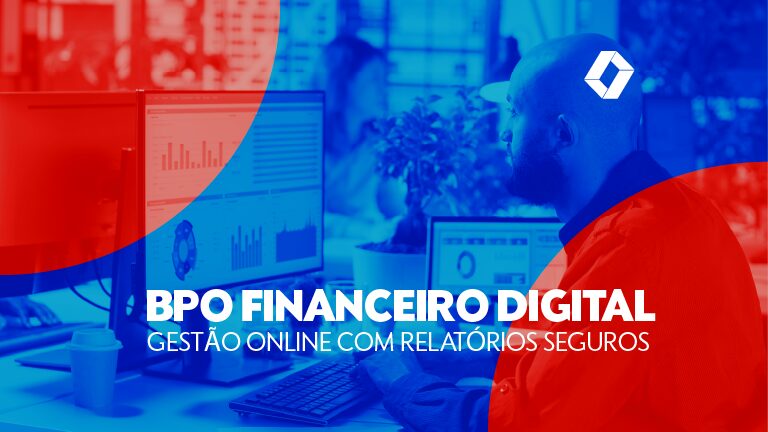 Empresário diante do computador analisando o dashboard